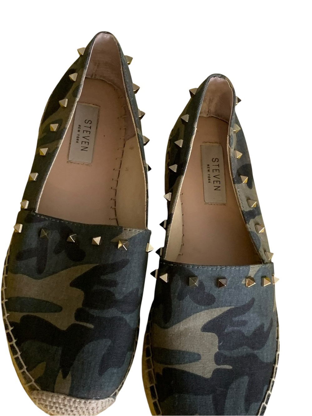 Steven Steve Madden Erie Camo Espadrille Shoes Gold Tone Studs Size 7.5 Slip Ons - Picture 2 of 5